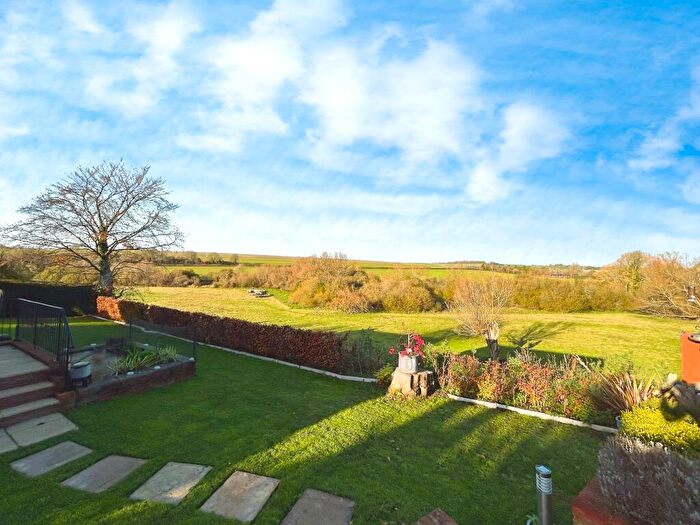 3 Bedroom Chalet For Sale In Idmiston Road, Porton, SP4