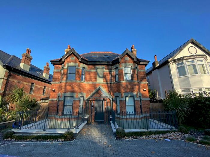 1 Bedroom Flat To Rent In Chinbrook Road, Grove Park, SE12