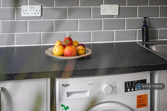 1 Bedroom Flat To Rent In Dulwich Wood Avenue, London, SE19