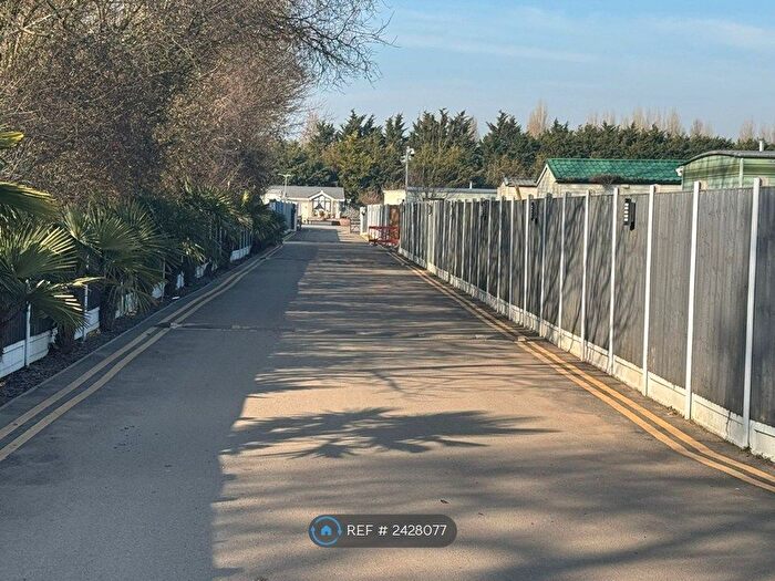 3 Bedroom Mobile/park Home To Rent In Weeley Park, Essex, CO16