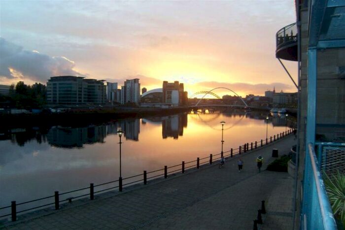2 Bedroom Apartment To Rent In Mariners Wharf, Quayside, Newcastle Upon Tyne, NE1