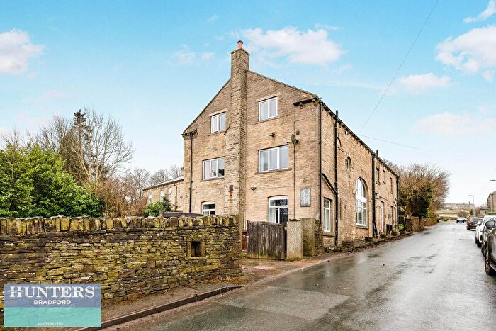 6 Bedroom Semi-detached House For Sale In Lane Side, Queensbury, Bradford, West Yorkshire, BD13