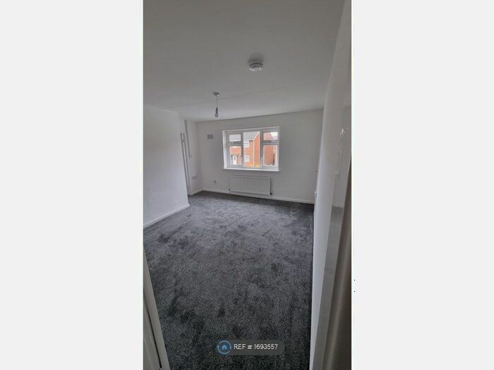 Studio To Rent In Lime Avenue, Houghton Le Spring, DH4
