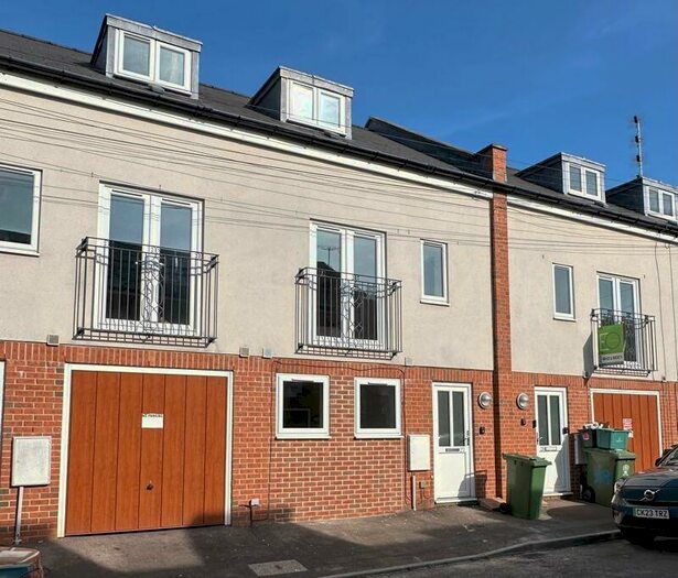 4 Bedroom Terraced House To Rent In Stoneville Street, Cheltenham, GL51