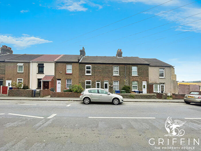 3 Bedroom Terraced House To Rent In London Road, West Thurrock, RM20