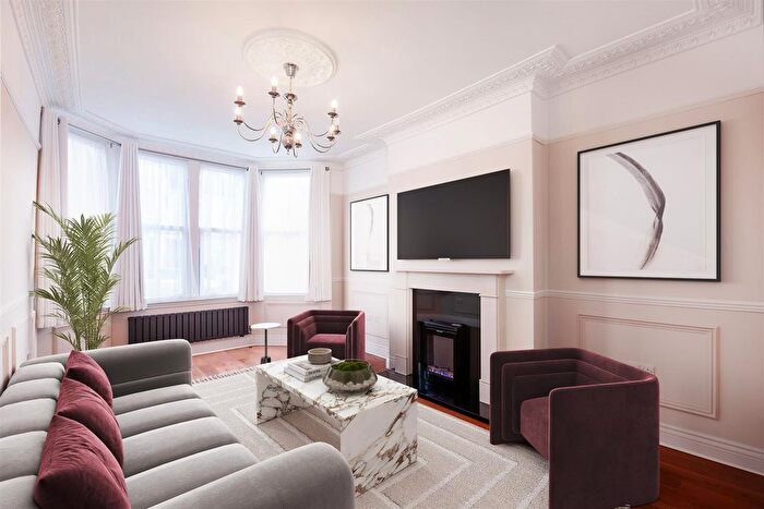 4 Bedroom Flat To Rent In Sutherland Villas, Drayton Road, London, W13
