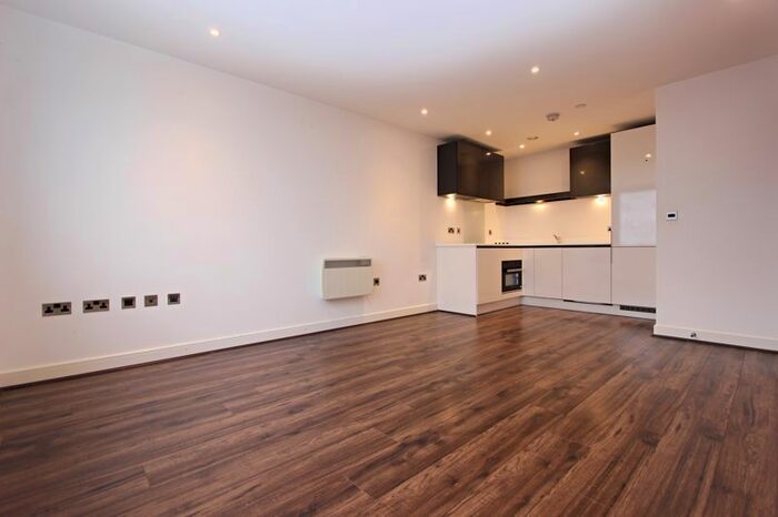 1 Bedroom Flat To Rent In Th Floor Churchill Place, Churchill Way, Basingstoke, RG21