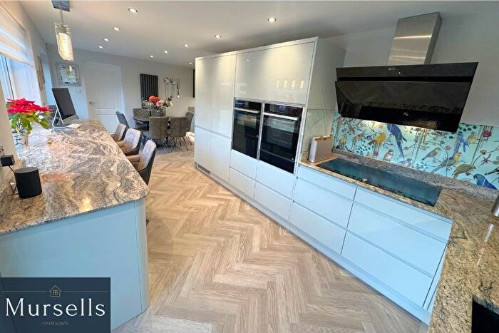 4 Bedroom Detached House For Sale In Middle Road, Lytchett Matravers, Poole, BH16