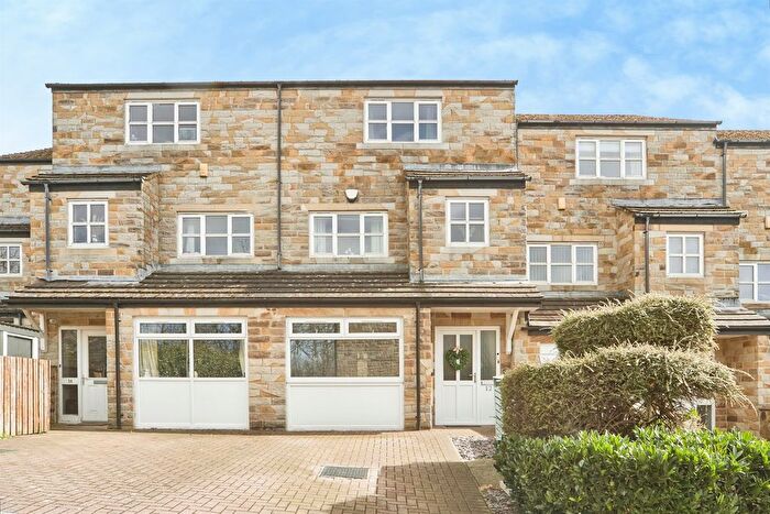 4 Bedroom Terraced House For Sale In Kirkstall Gardens, Keighley, BD21