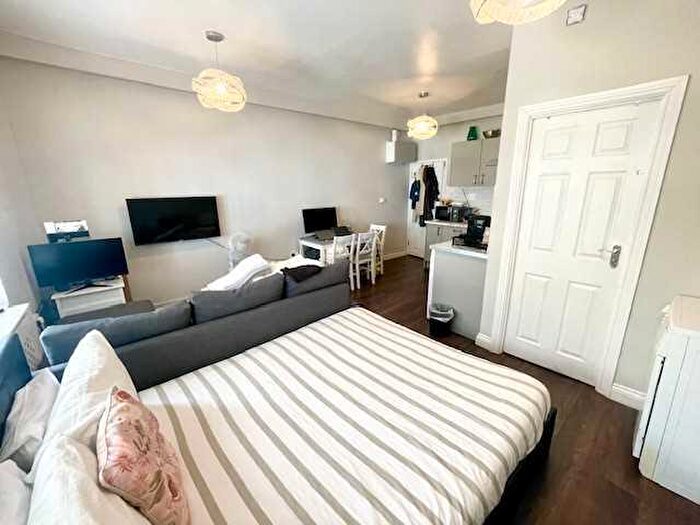 Studio To Rent In Ditchling Road, Flat, Brighton, BN1