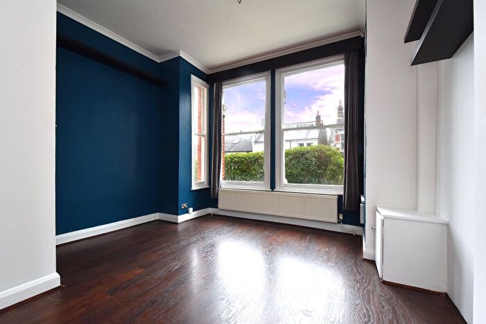 2 Bedroom Flat To Rent In Benson Road, London, SE23