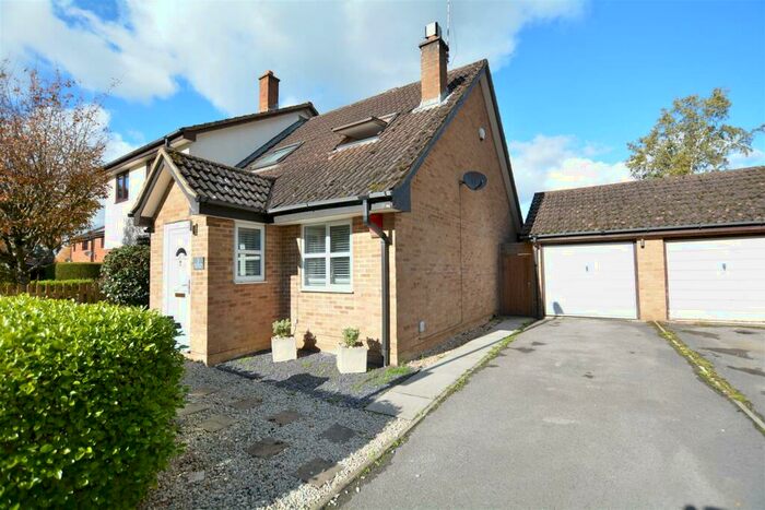 3 Bedroom Semi-Detached House To Rent In Hazelwood Drive, BH31