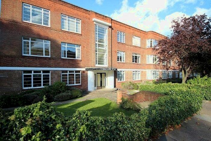 3 Bedroom Flat To Rent In Argyle Road, London, W13