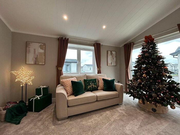 2 Bedroom Park Home For Sale In The Image, Sandy Bay, SS8