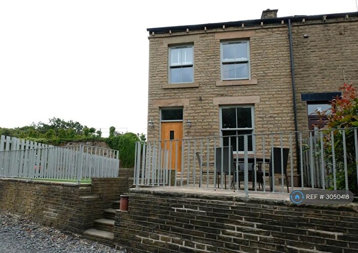 3 Bedroom Semi-Detached House To Rent In Anchor Place, Brighouse, HD6