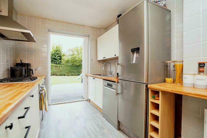 2 Bedroom House To Rent In Mill Green View, Leeds, LS14