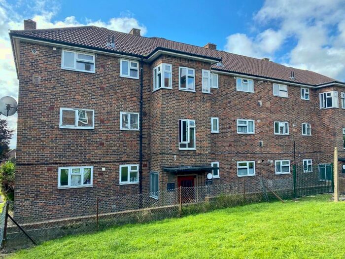 1 Bedroom Flat To Rent In Mildenhall House, Redcar Road, Romford, RM3