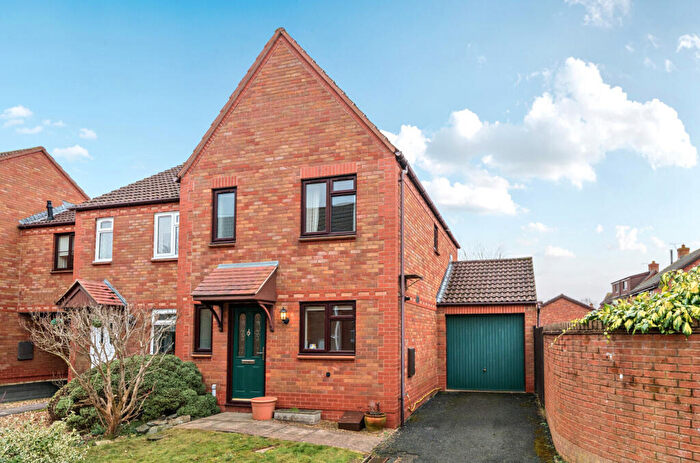 3 Bedroom Semi Detached House For Sale In Byron Close, Tewkesbury, Gloucestershire, GL20