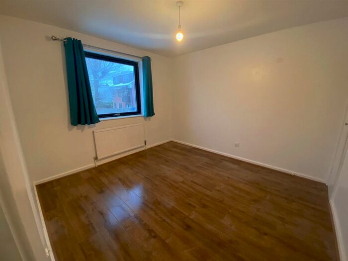 2 Bedroom Maisonette To Rent In Hall Lane, London, E4