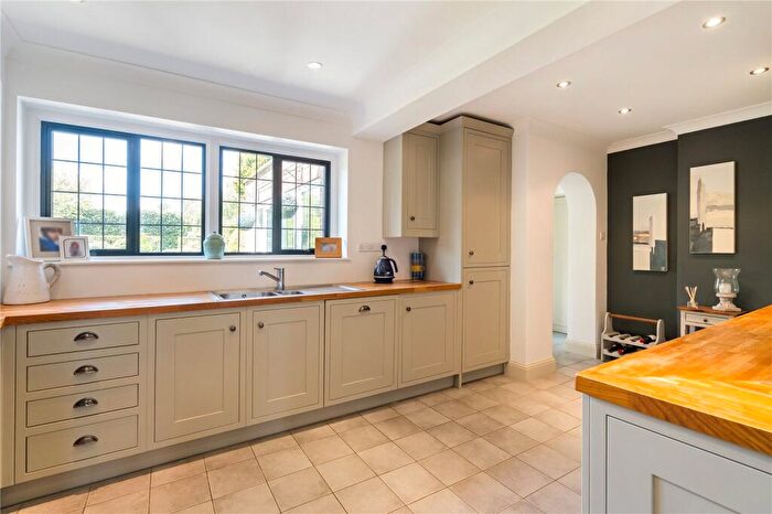 4 Bedroom Detached House For Sale In Burnham Avenue, Beaconsfield, HP9