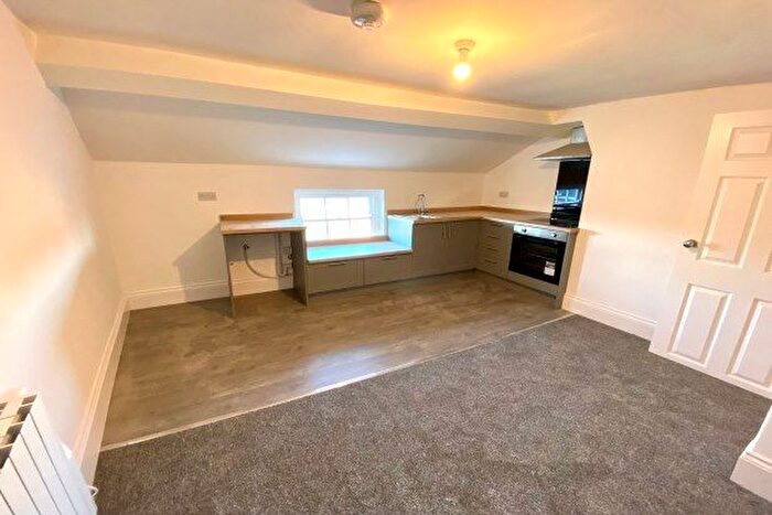 2 Bedroom Flat To Rent In Queens Head Court, Newark, NG24