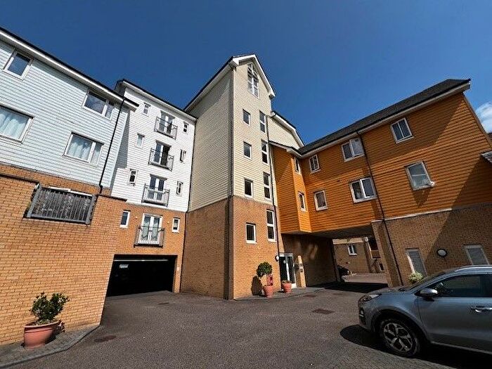 2 Bedroom Property To Rent In Malin House, Chatham, ME4