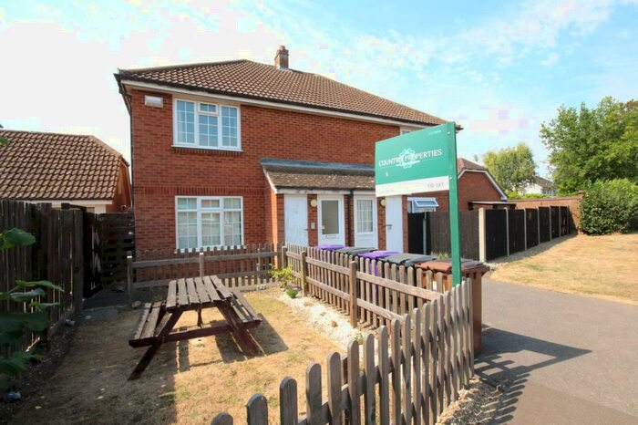 1 Bedroom Maisonette To Rent In Chalkfield, Letchworth Garden City, SG6