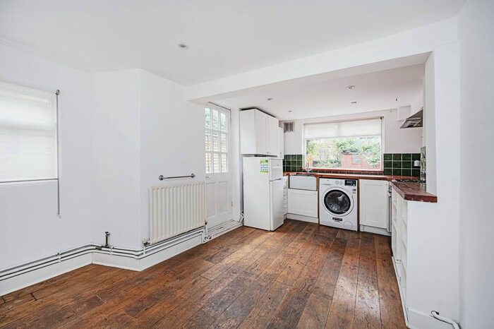 1 Bedroom Flat To Rent In Palatine Road, Stoke Newington, London, N16
