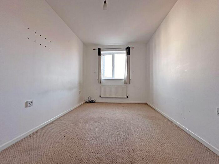 1 Bedroom Flat For Sale In Middle Meadow, Tipton, DY4