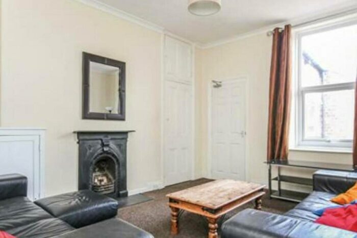 5 Bedroom House To Rent In Holmwood Grove, Newcastle Upon Tyne, NE2