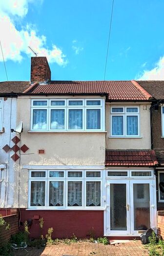 3 Bedroom Terraced House To Rent In Penbury Road, Southall, Greater London, UB2