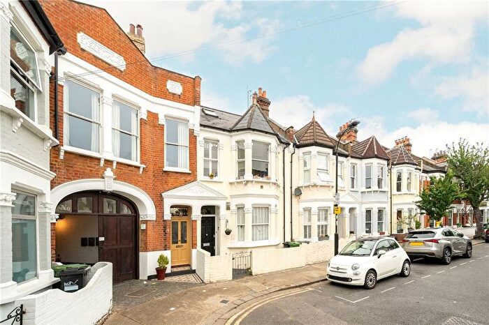2 Bedroom Flat For Sale In Bronsart Road, London, SW6