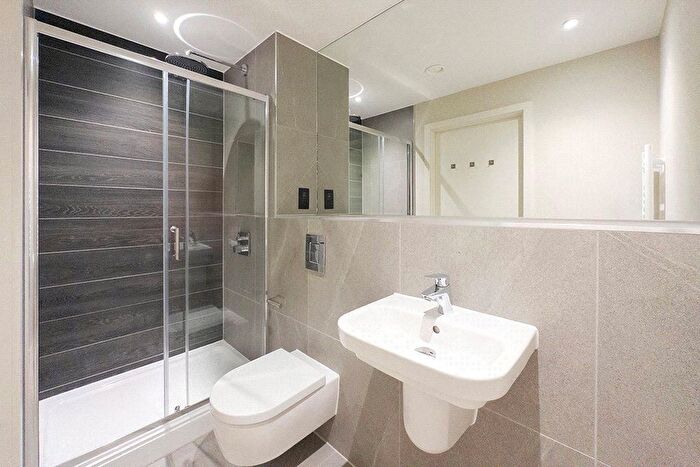 1 Bedroom Flat For Sale In City Gardens, B Spinners Wy, Manchester, M15