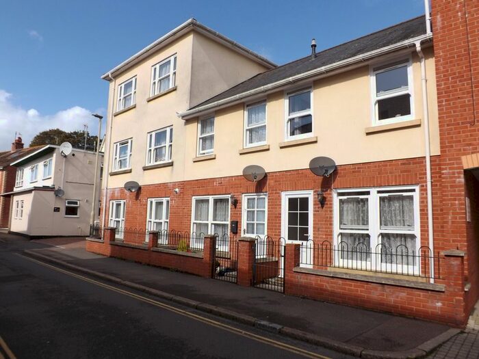 1 Bedroom Flat To Rent In High Street, Dawlish, EX7