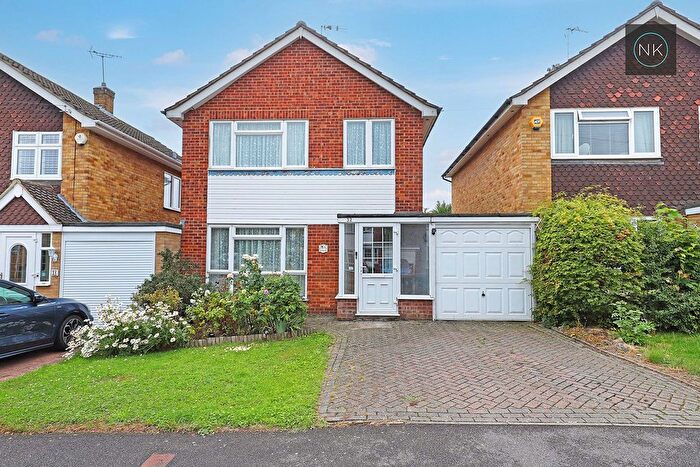 3 Bedroom Link Detached House For Sale In Hornbeam Road, Theydon Bois, Epping, Essex, CM16