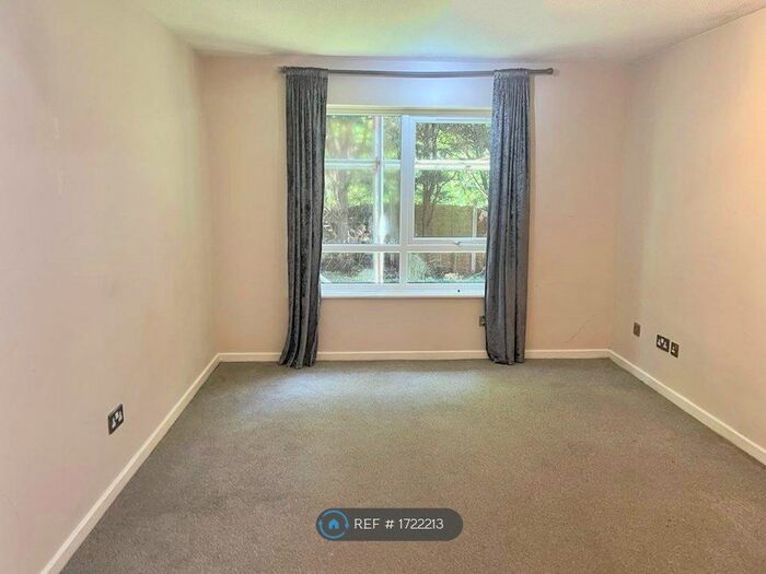 1 Bedroom Flat To Rent In Daines Court, Bristol, BS16