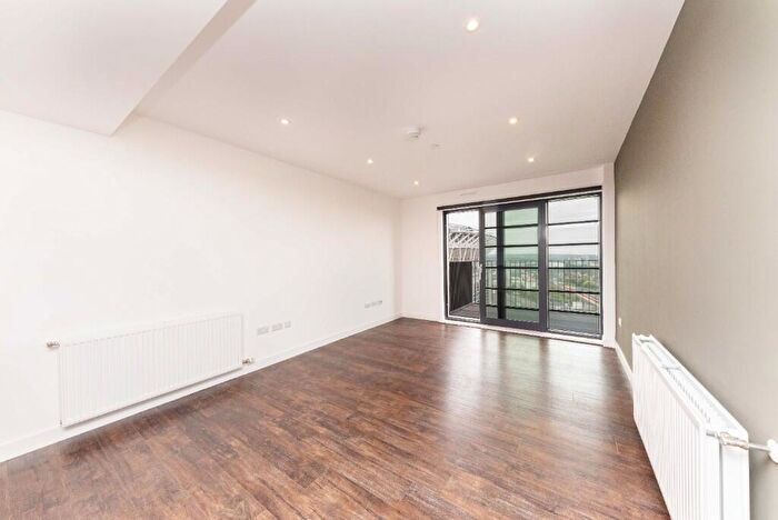 1 Bedroom Flat To Rent In South Way, Wembley, Middlesex, HA9