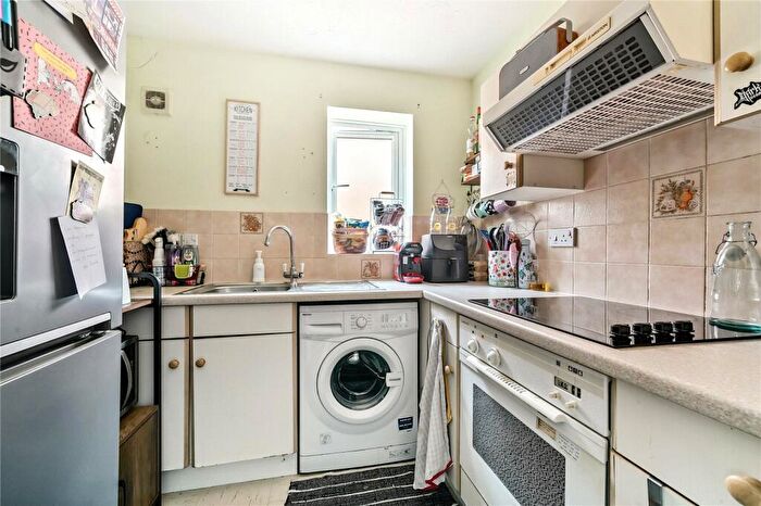 1 Bedroom Flat For Sale In Ainsley Close, London, N9