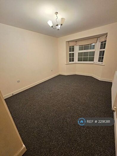2 Bedroom Flat To Rent In Fenton Hall Close, Stoke On Trent, ST4