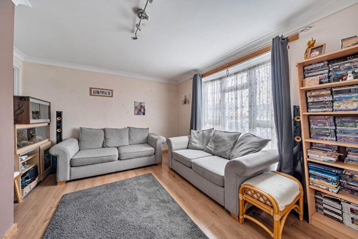 3 Bedroom End Terrace House For Sale In Deerhurst Crescent, Portsmouth, PO6