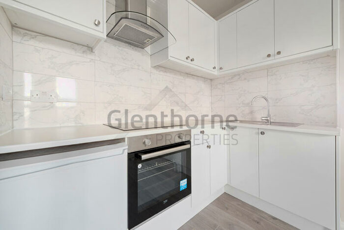 Studio To Rent In Rectory Grove, Croydon, London, CR0