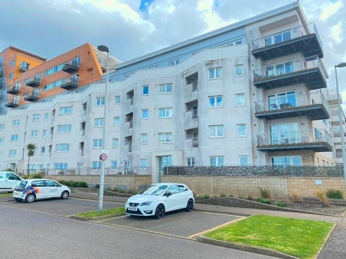 2 Bedroom Flat To Rent In Heron Place, Granton, Edinburgh, EH5