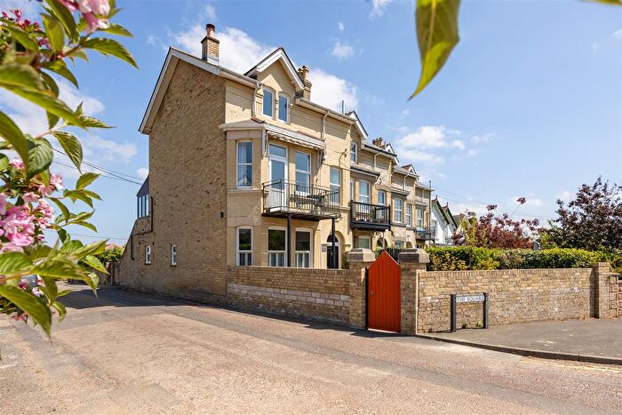 3 Bedroom Maisonette To Rent In The Square, Freshwater Bay, PO40