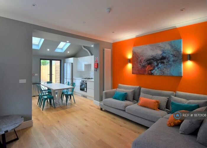 5 Bedroom Terraced House To Rent In Highgrove Street, Reading, RG1