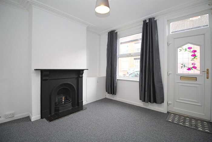 2 Bedroom Terraced House To Rent In Station Street, Loughborough, LE11