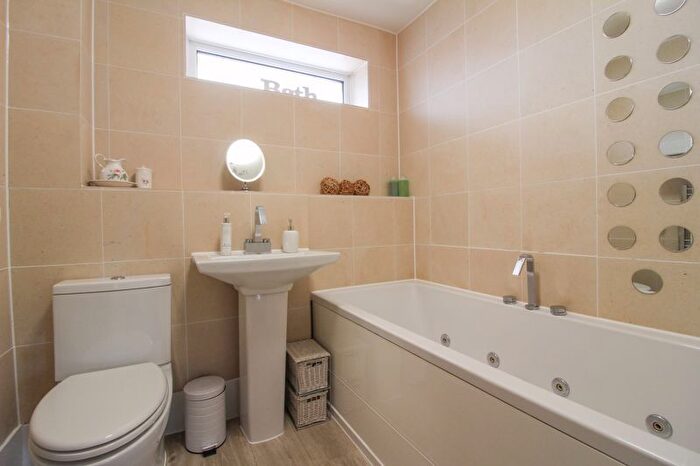4 Bedroom Detached House For Sale In Platt Lane, Whelley, Wigan, WN1