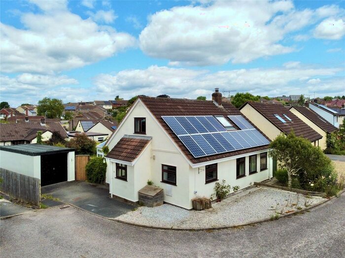 3 Bedroom Detached House For Sale In Collatons Walk, Bow, Crediton, EX17