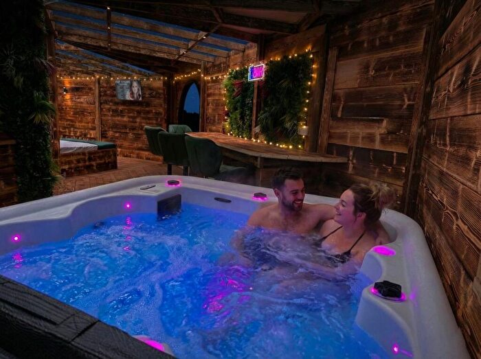 4 Bedroom Lodge For Sale In Friar Tuck Xl, Sherwood Castle Holiday Forest, Newark, Nottinghamshire, NG22