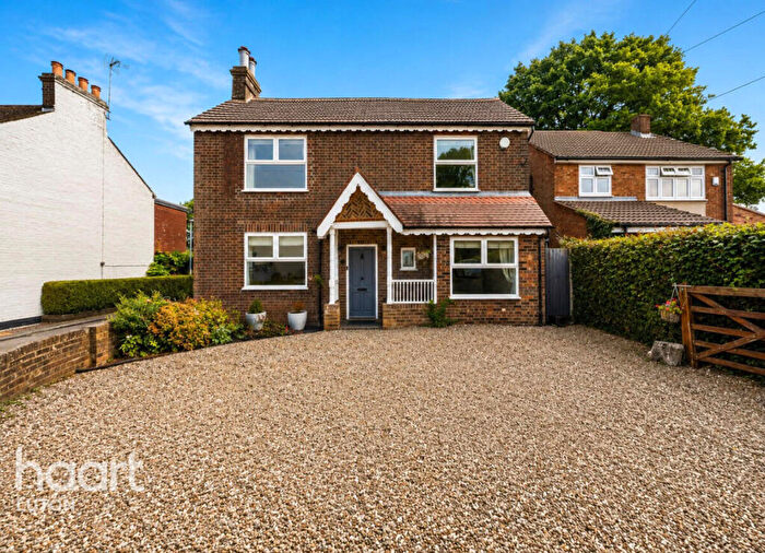 4 Bedroom Detached House For Sale In Summer Street, Luton, LU1