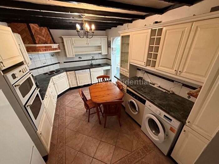 2 Bedroom Flat To Rent In Two Bedroom Apartment In Lower Cathedral Road, Riverside, Cardiff, CF11